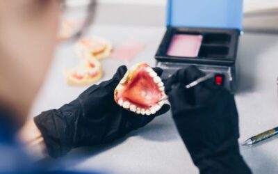 Se me ha roto la prótesis dental: Cómo arreglar una dentadura postiza rota