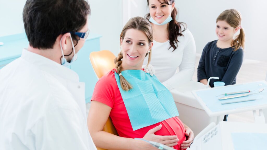 revisión del dentista durante el embarazo